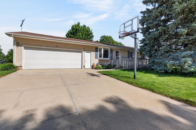 321 Devlin Circle, Cedar Falls, IA 50613