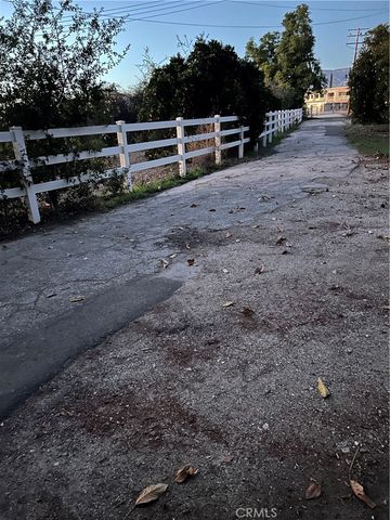 400 Walnut Avenue, Redlands, CA 92373