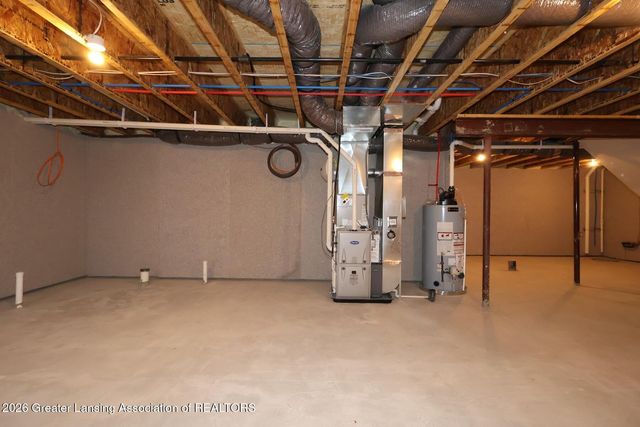 15195 Nottingham Fields Parkway, Lansing, MI 48906