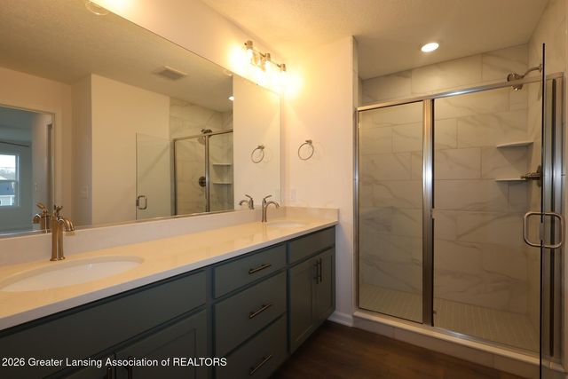 15195 Nottingham Fields Parkway, Lansing, MI 48906