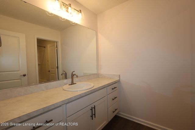 15195 Nottingham Fields Parkway, Lansing, MI 48906