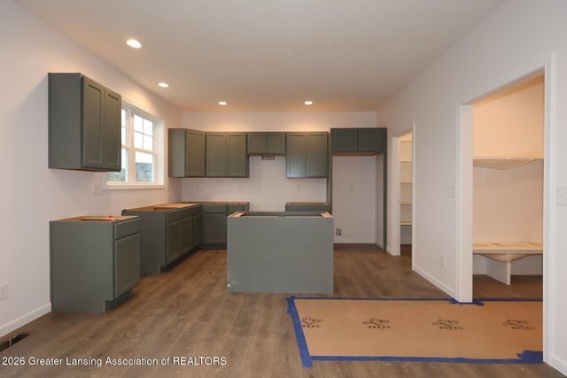 15195 Nottingham Fields Parkway, Lansing, MI 48906