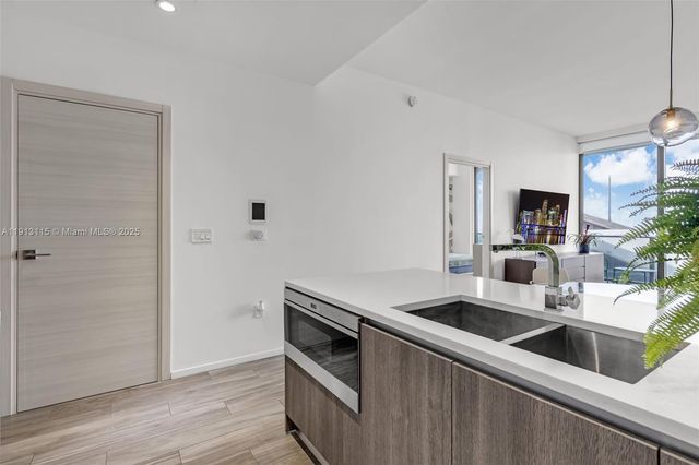 801 S Miami Ave 5206, Miami, FL 33130