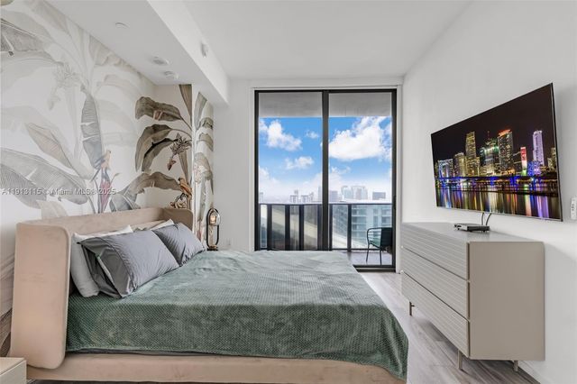 801 S Miami Ave 5206, Miami, FL 33130