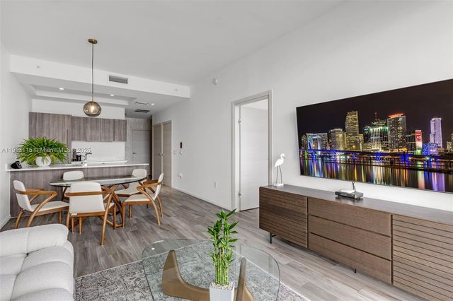 801 S Miami Ave 5206, Miami, FL 33130