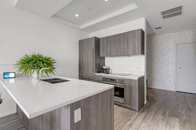 801 S Miami Ave 5206, Miami, FL 33130