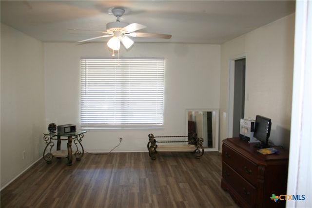 1611 N 10th Street, Killeen, TX 76541