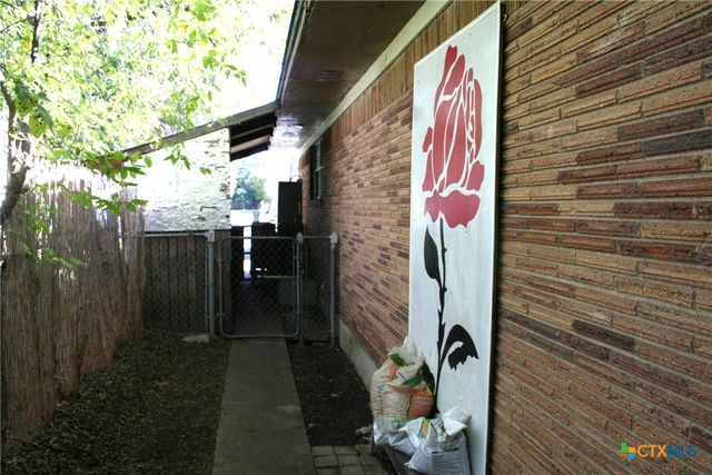 1611 N 10th Street, Killeen, TX 76541