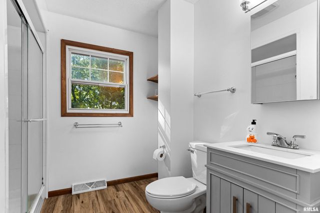 1072 Joni Drive, Knoxville, IL 61448