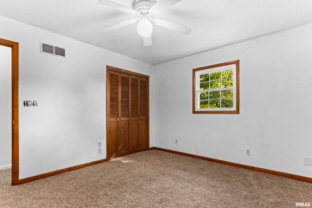 1072 Joni Drive, Knoxville, IL 61448