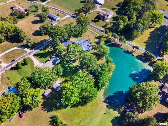 1072 Joni Drive, Knoxville, IL 61448