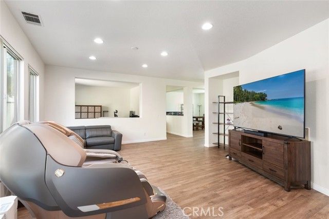 10486 Whitecrown Circle, Corona, CA 92883