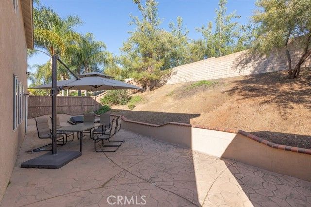 10486 Whitecrown Circle, Corona, CA 92883