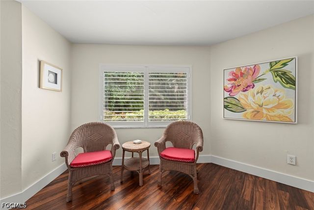 592 Beachwalk CIR 105, Naples, FL 34108