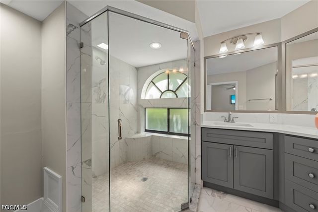 592 Beachwalk CIR 105, Naples, FL 34108