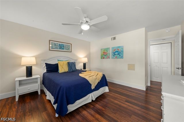 592 Beachwalk CIR 105, Naples, FL 34108