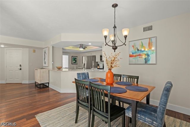 592 Beachwalk CIR 105, Naples, FL 34108