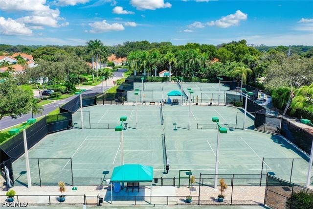 592 Beachwalk CIR 105, Naples, FL 34108