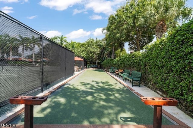 592 Beachwalk CIR 105, Naples, FL 34108
