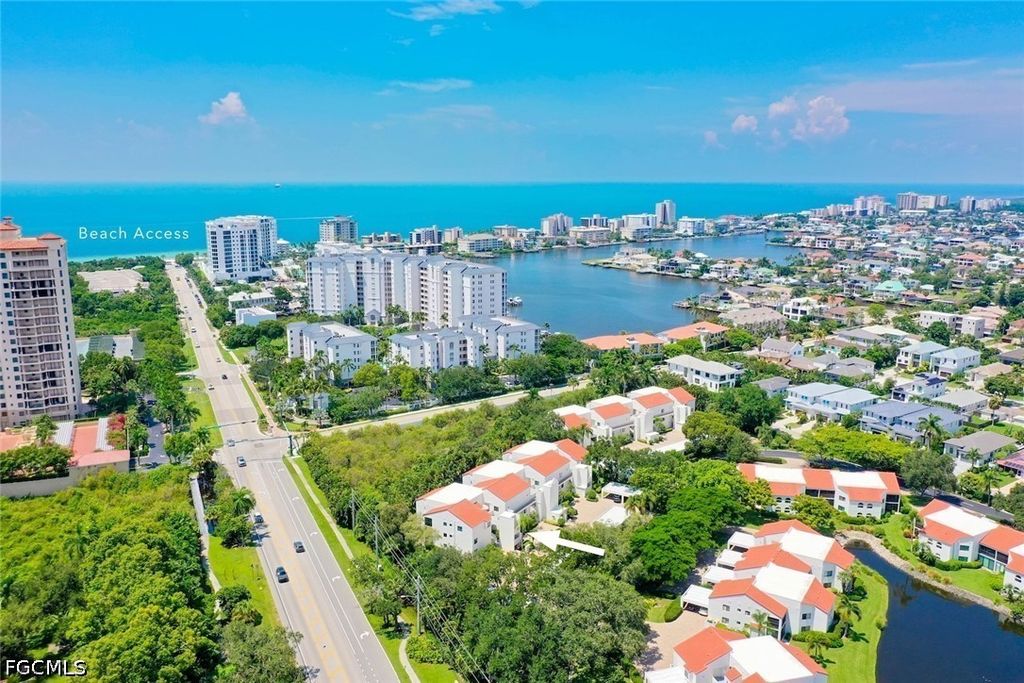 592 Beachwalk CIR 105, Naples, FL 34108