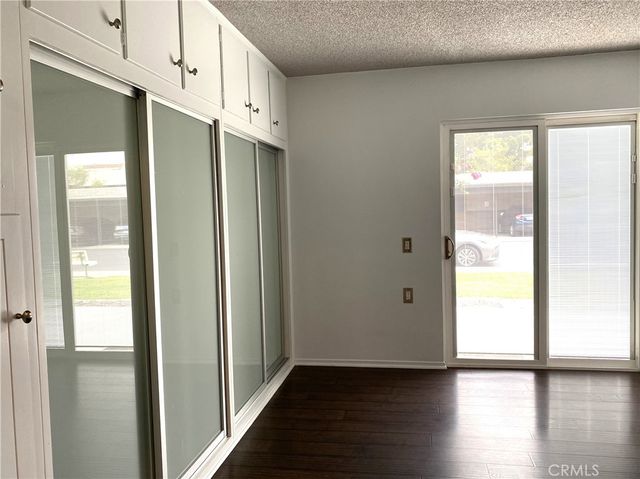 1920 McKinney Way, M15-17C, Seal Beach, CA 90740