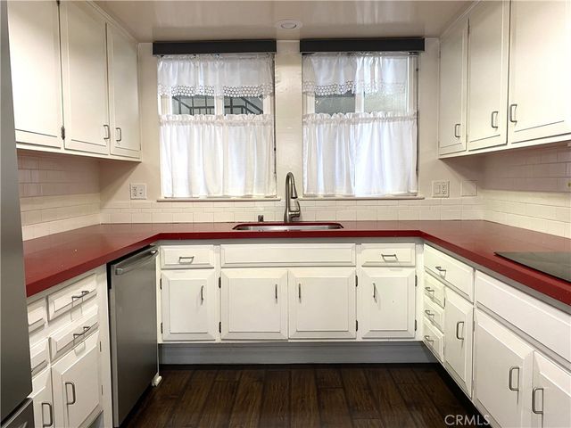 1920 McKinney Way, M15-17C, Seal Beach, CA 90740
