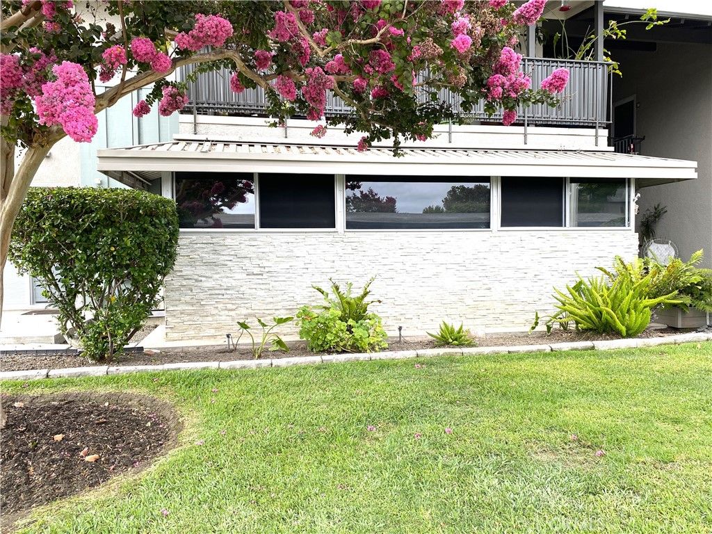1920 McKinney Way, M15-17C, Seal Beach, CA 90740