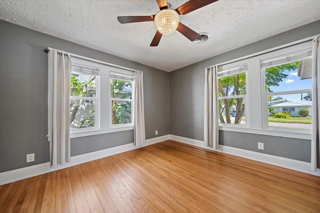 2250 ARLINGTON STREET, Sarasota, FL 34239