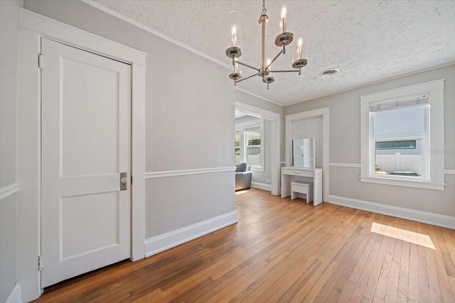2250 ARLINGTON STREET, Sarasota, FL 34239