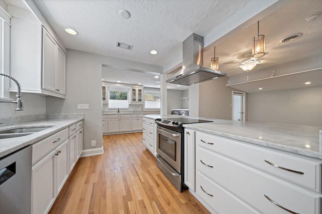 2250 ARLINGTON STREET, Sarasota, FL 34239