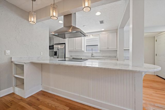 2250 ARLINGTON STREET, Sarasota, FL 34239