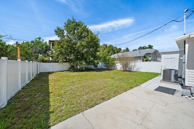 2250 ARLINGTON STREET, Sarasota, FL 34239