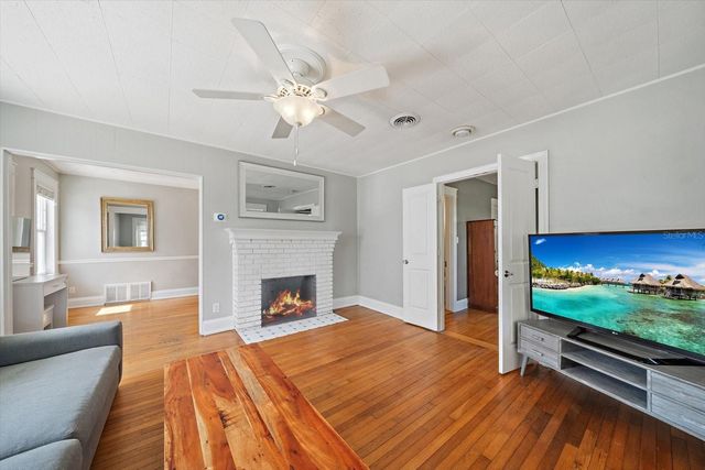 2250 ARLINGTON STREET, Sarasota, FL 34239