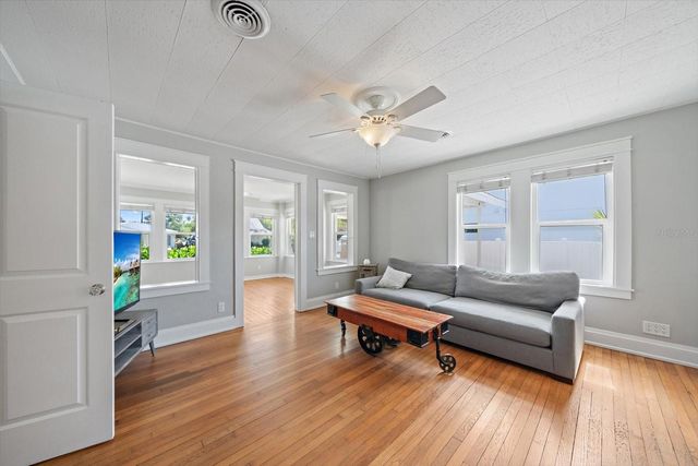 2250 ARLINGTON STREET, Sarasota, FL 34239