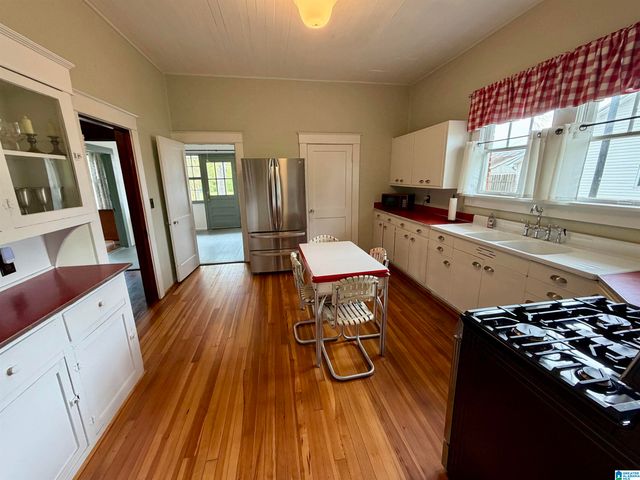 2010 HIGH SCHOOL ROAD, Hueytown, AL 35023