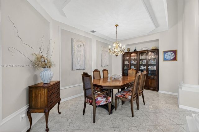 4123 W Lake Estates Dr, Davie, FL 33328