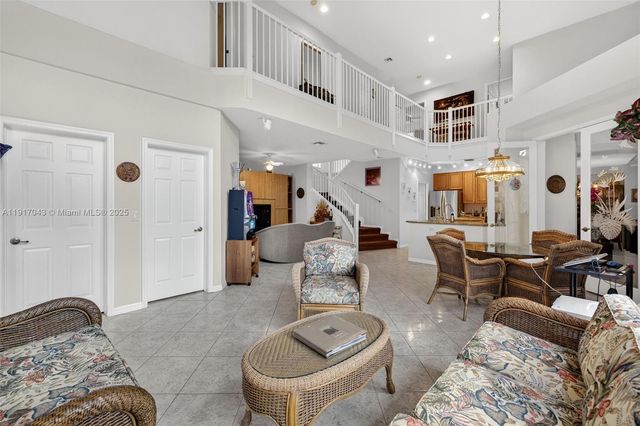 4123 W Lake Estates Dr, Davie, FL 33328