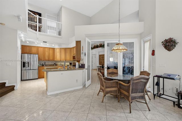 4123 W Lake Estates Dr, Davie, FL 33328