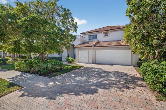 4123 W Lake Estates Dr, Davie, FL 33328