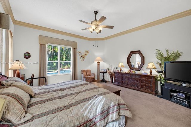 4123 W Lake Estates Dr, Davie, FL 33328