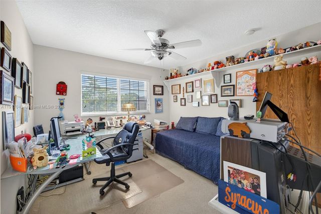 4123 W Lake Estates Dr, Davie, FL 33328