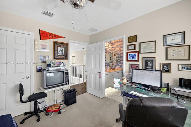 4123 W Lake Estates Dr, Davie, FL 33328