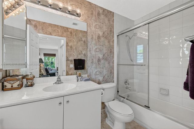 4123 W Lake Estates Dr, Davie, FL 33328