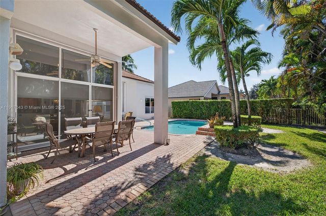 4123 W Lake Estates Dr, Davie, FL 33328