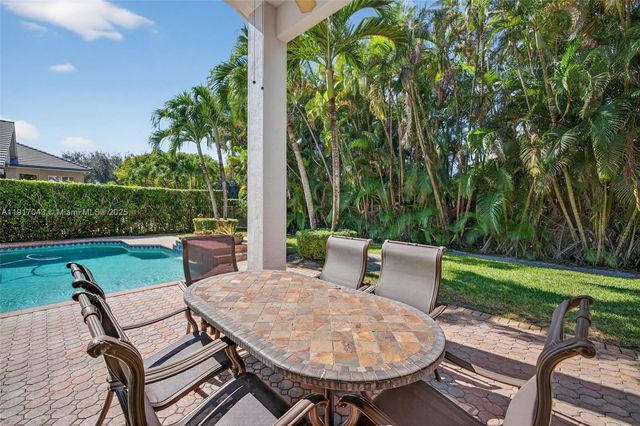 4123 W Lake Estates Dr, Davie, FL 33328