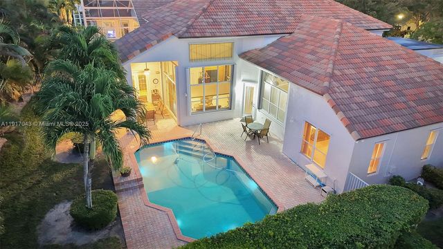 4123 W Lake Estates Dr, Davie, FL 33328