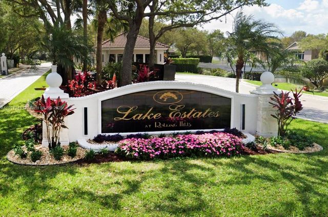4123 W Lake Estates Dr, Davie, FL 33328