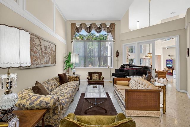 4123 W Lake Estates Dr, Davie, FL 33328