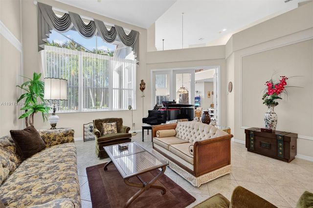 4123 W Lake Estates Dr, Davie, FL 33328