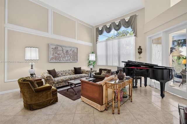 4123 W Lake Estates Dr, Davie, FL 33328